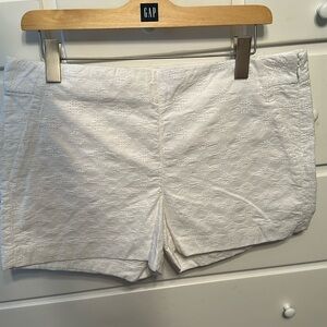 New with tags- Banana Republic Factory white shorts- size 12